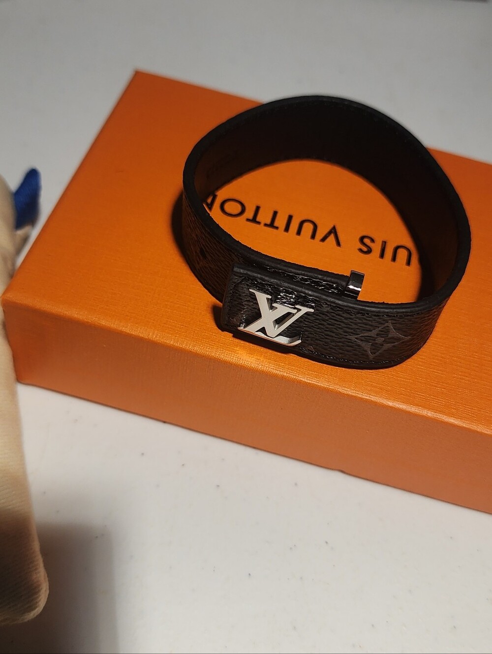 Louis Vuitton Black Leather LV Logo slim Bracelet